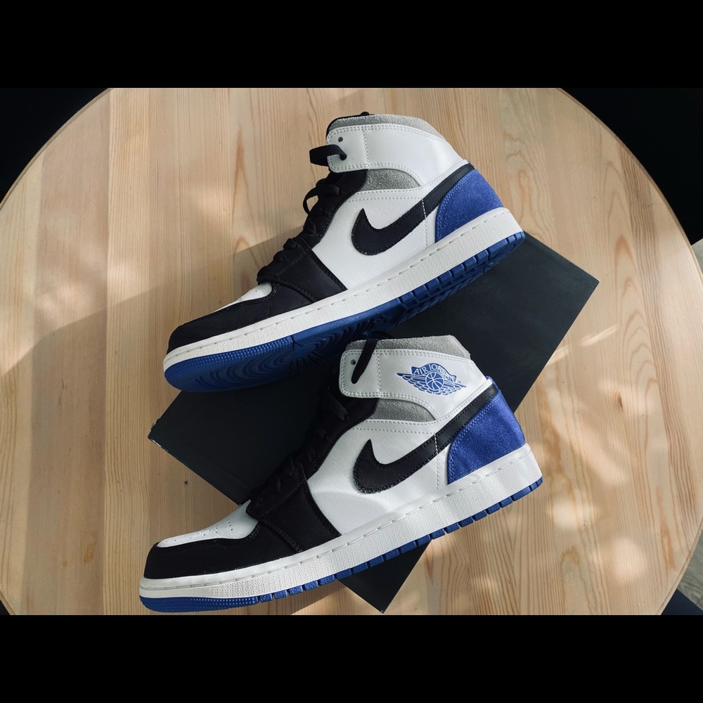 AIR JORDAN 1 MID SE 'ROYAL BLACK TOE'